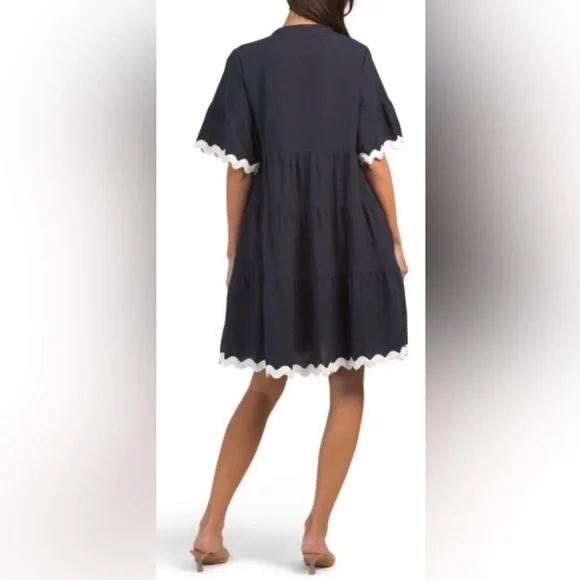 🌟3/$15🌟 White Closet Dress. Ladies L - Picture 2 of 9